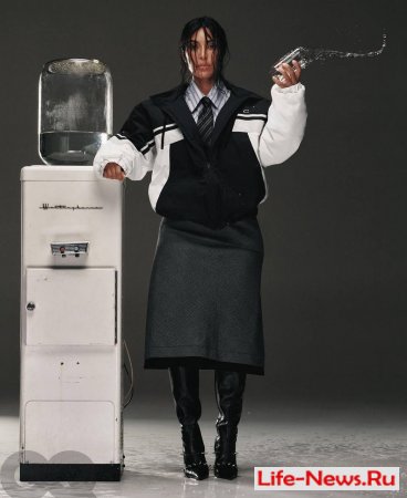 Ким Кардашьян стала героиней нового выпуска журнала GQ Мужчины года
